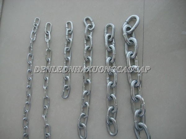 Galvanized chain is the most common type of chain for hanging lights for factories