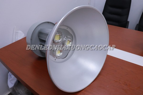 Using B11 factory led light has good saving ability for the factory