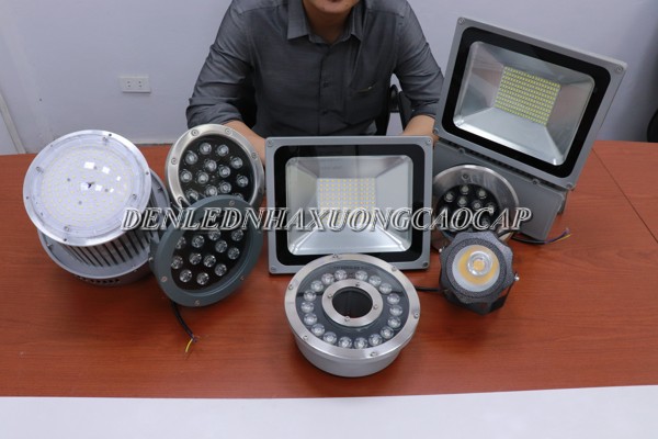 Đại lý đèn công nghiệp Haledco cung cấp đa dạng các sản phẩm